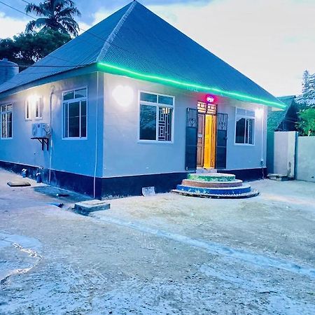 Apartmán Triple A Visitors Kilindoni Exteriér fotografie